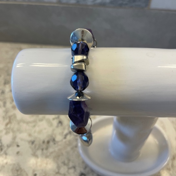 Costume Jewelry  with heart charm - Picture 3 of 6